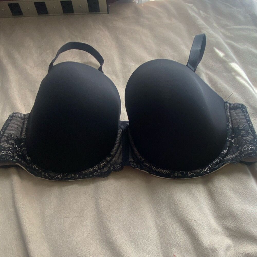 Torrid Curve Black Lace T-Shirt Bra 40D Underwire Adjustable